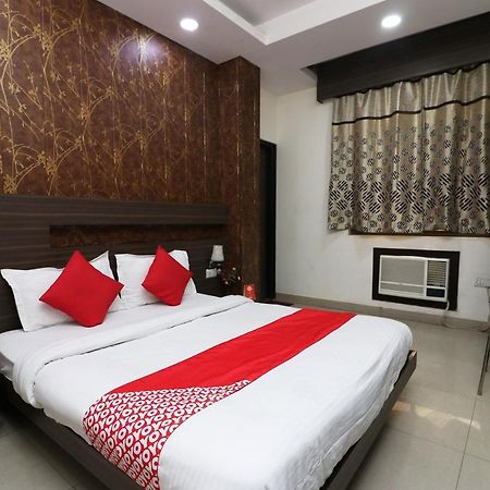 ניו דלהי Oyo 18753 Hotel Glance Inn מראה חיצוני תמונה