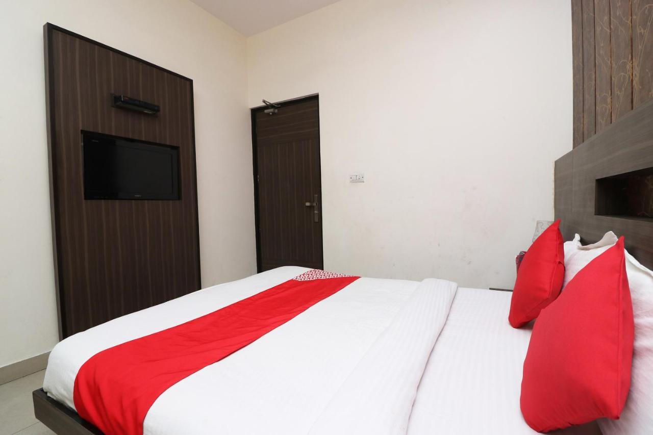 ניו דלהי Oyo 18753 Hotel Glance Inn מראה חיצוני תמונה