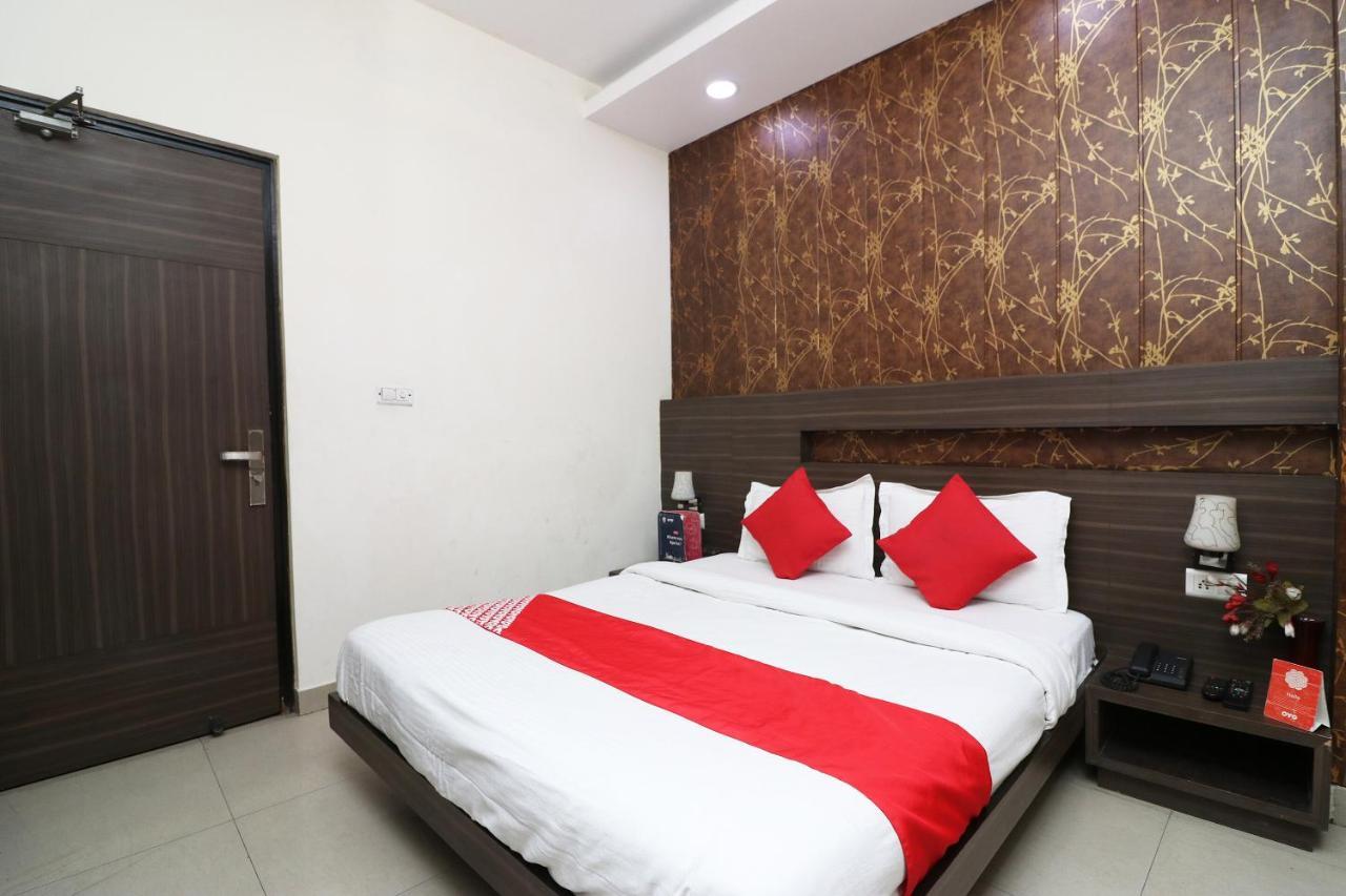 ניו דלהי Oyo 18753 Hotel Glance Inn מראה חיצוני תמונה