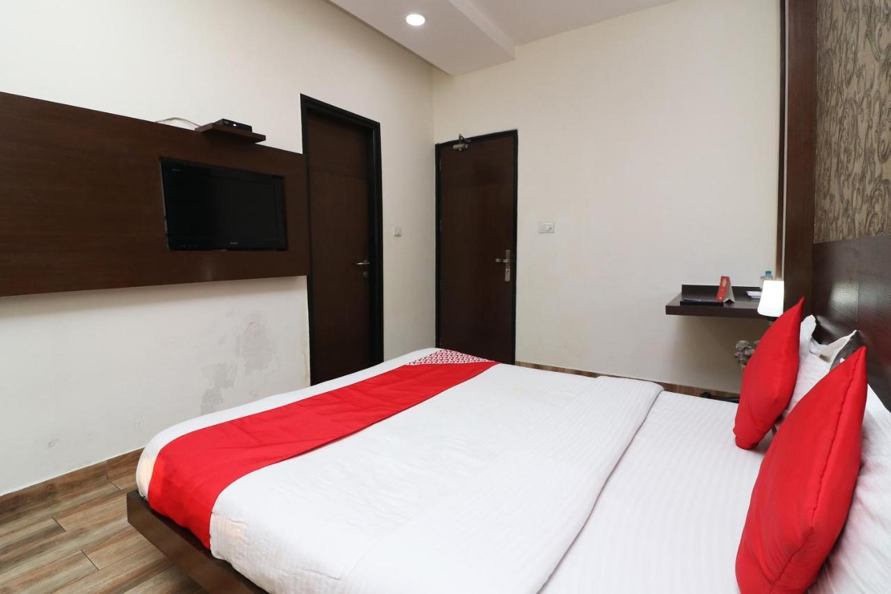 ניו דלהי Oyo 18753 Hotel Glance Inn מראה חיצוני תמונה