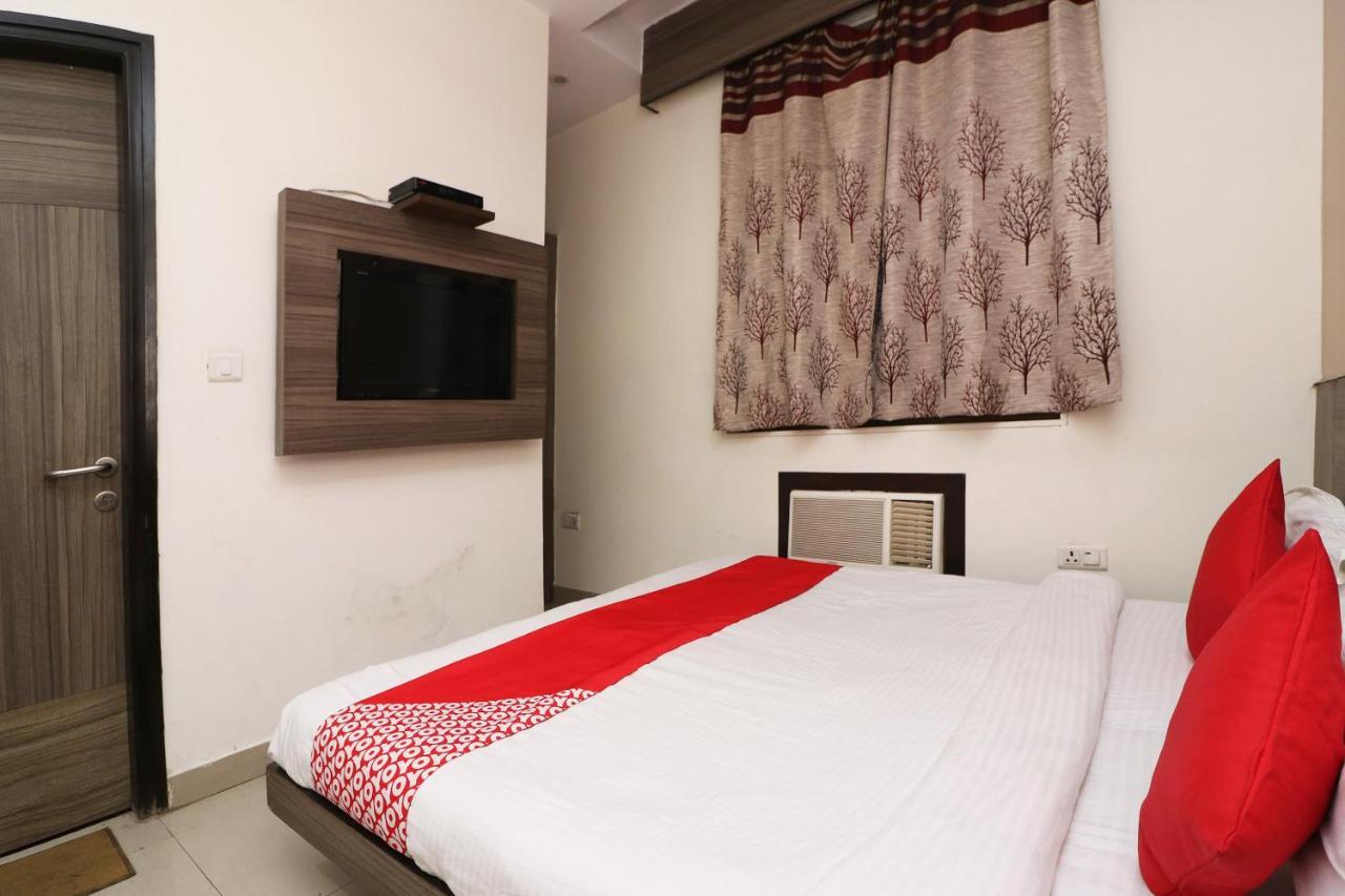 ניו דלהי Oyo 18753 Hotel Glance Inn מראה חיצוני תמונה