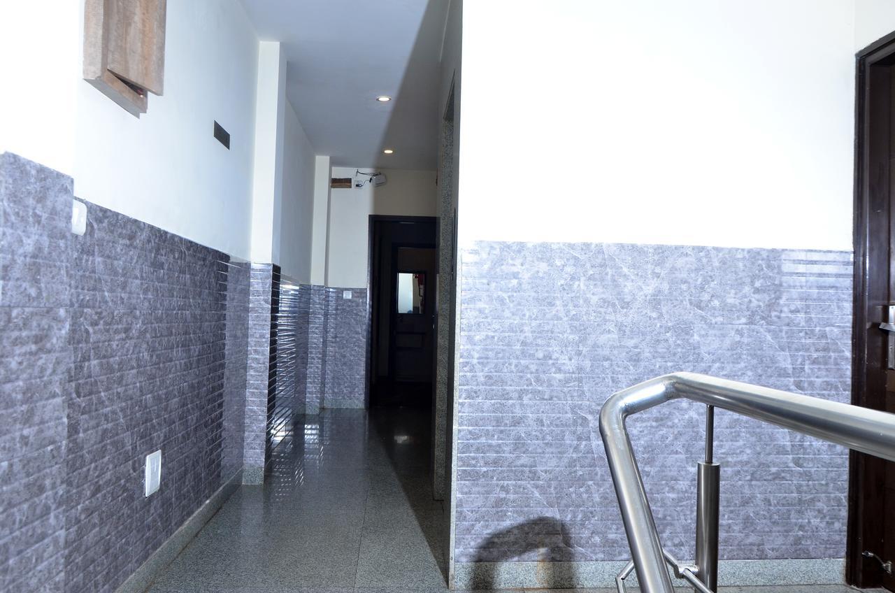 ניו דלהי Oyo 18753 Hotel Glance Inn מראה חיצוני תמונה