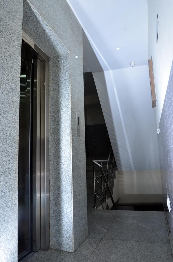 ניו דלהי Oyo 18753 Hotel Glance Inn מראה חיצוני תמונה