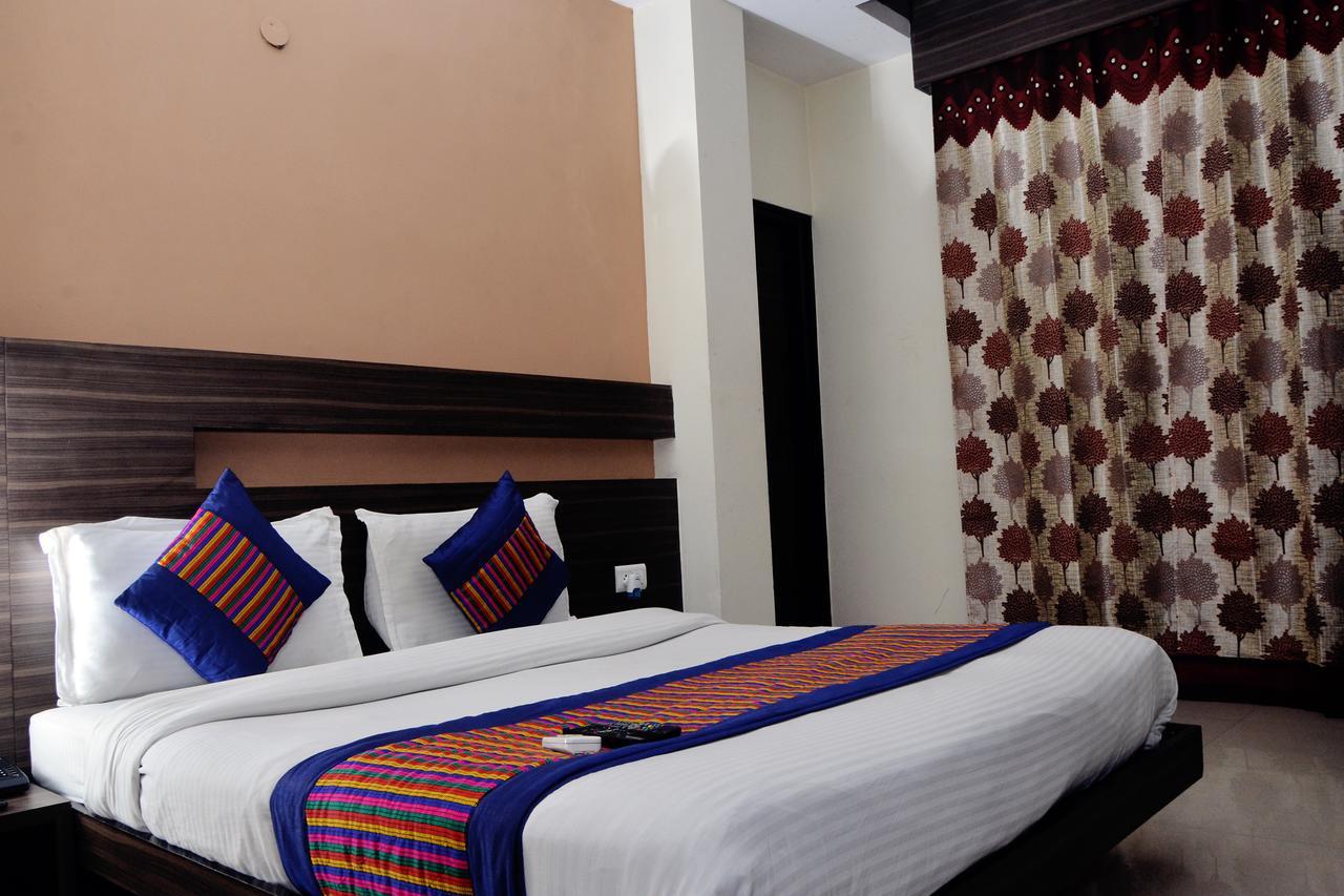 ניו דלהי Oyo 18753 Hotel Glance Inn מראה חיצוני תמונה