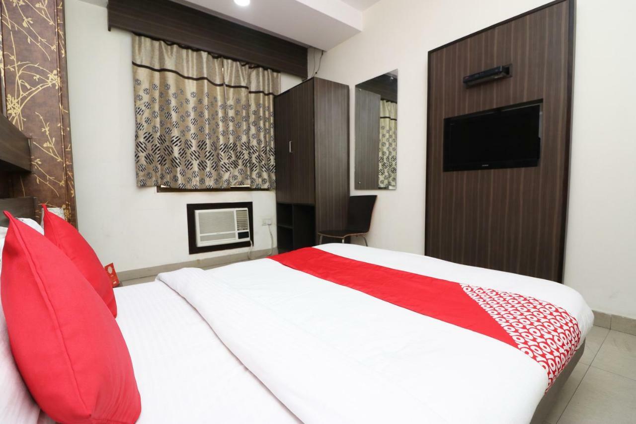 ניו דלהי Oyo 18753 Hotel Glance Inn מראה חיצוני תמונה